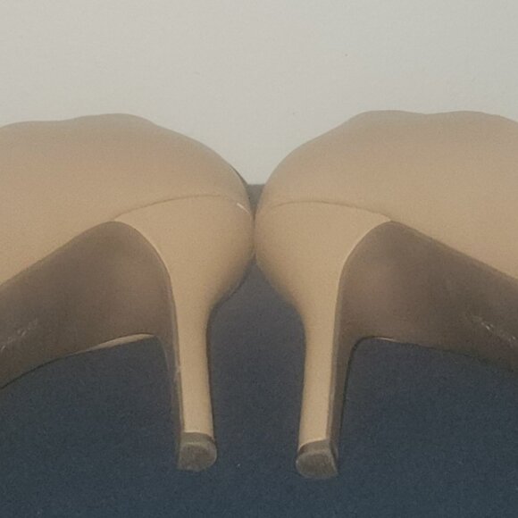 BCBGeneration nude snake-print d'orsay pointed-toe high heels. Size 8.5 women - Picture 8 of 11